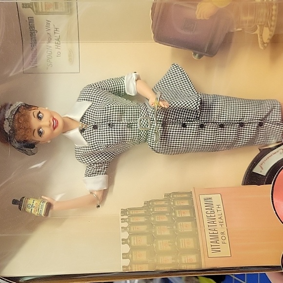 I Love Lucy Episode 30 Vitameatavegmin Barbie 1997 Mattel - Picture 14 of 14